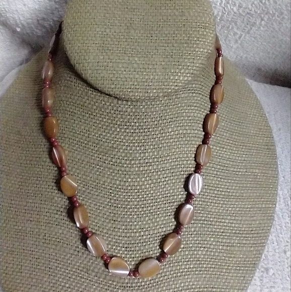 Brown Shell Necklace beaded - Picture 1 of 4